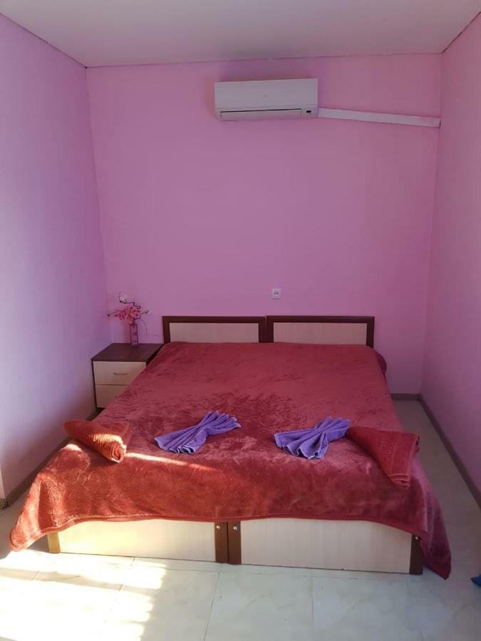Solnechny Bereg Guest House Gudauta Exterior foto