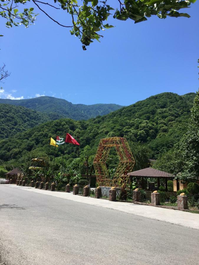 Solnechny Bereg Guest House Gudauta Exterior foto