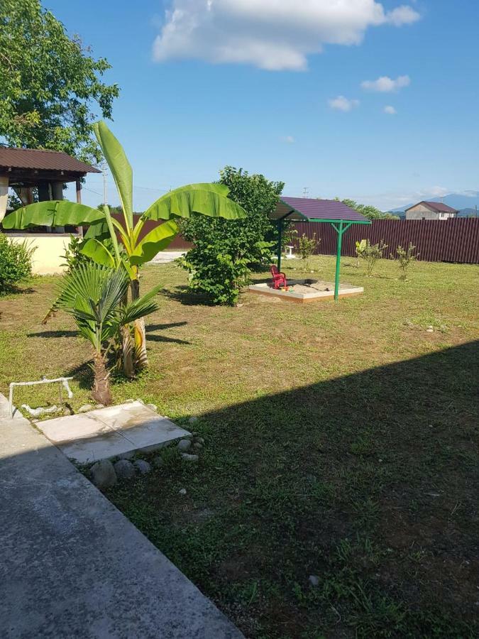 Solnechny Bereg Guest House Gudauta Exterior foto